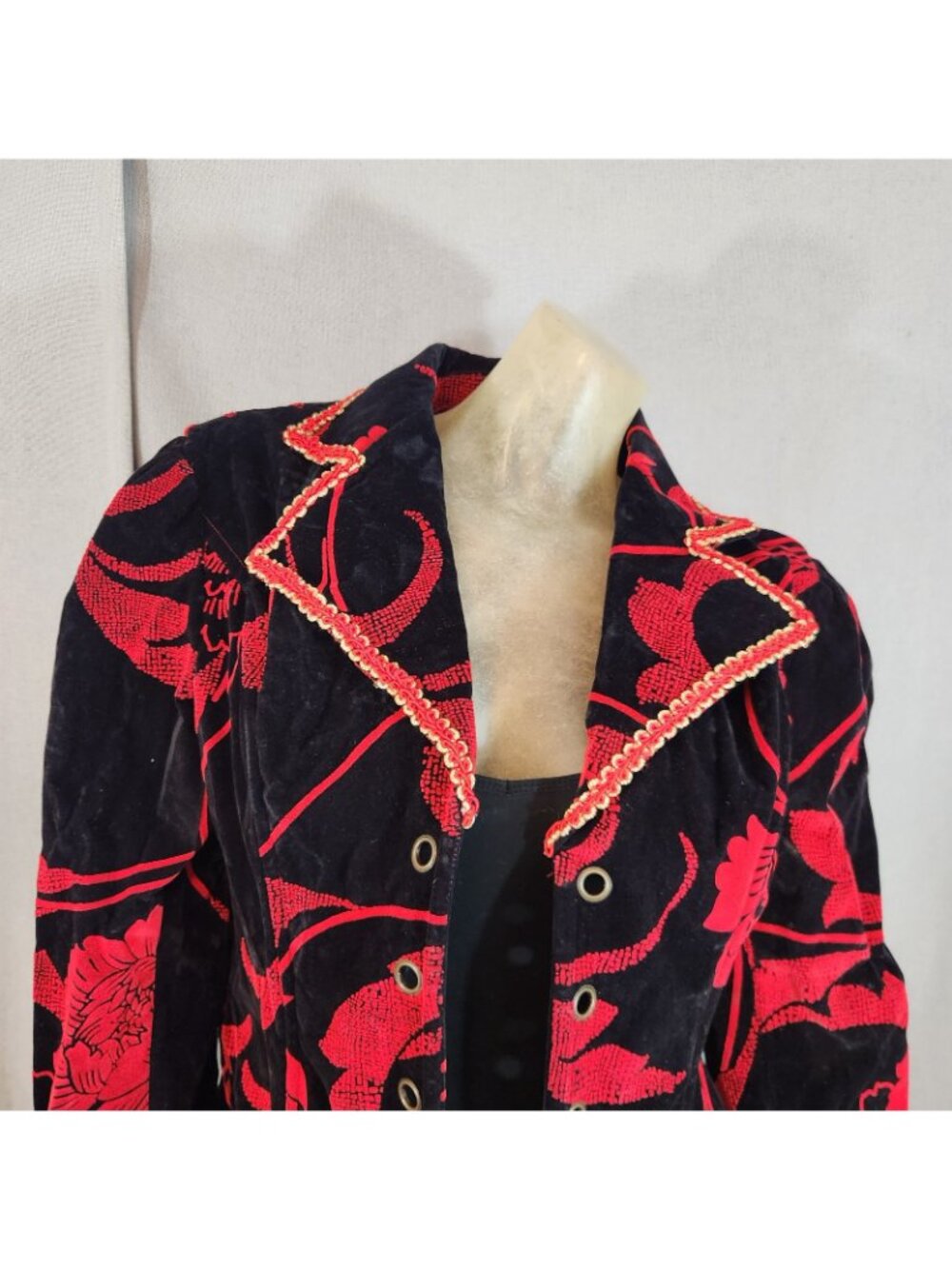 Von Lancelot Red Black Jacket Coat Adult Size LARGE Pirate Cosplay Costume - Picture 2 of 11